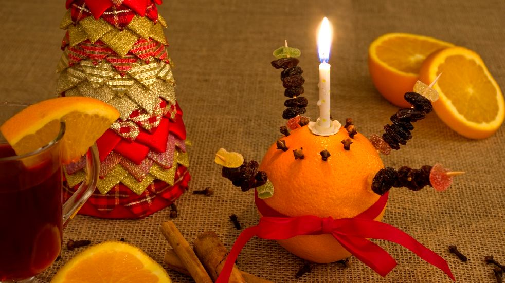 christingle orange with candle